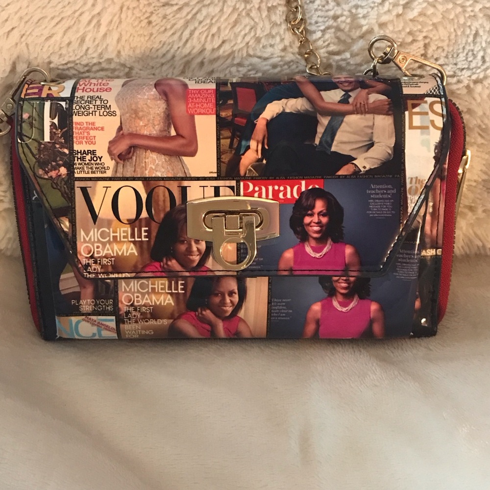 Stylish Magazine Print Women's Bag